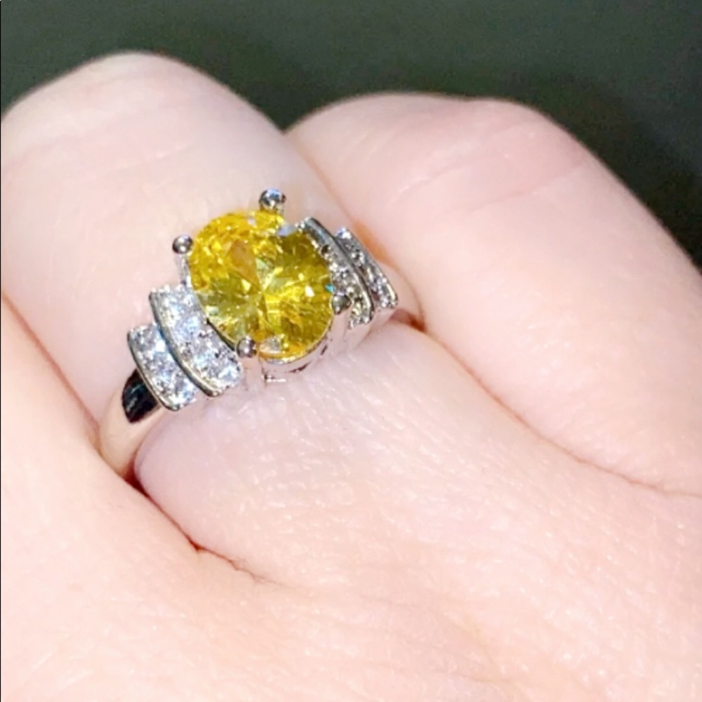 Silver ring size 8 yellow stone